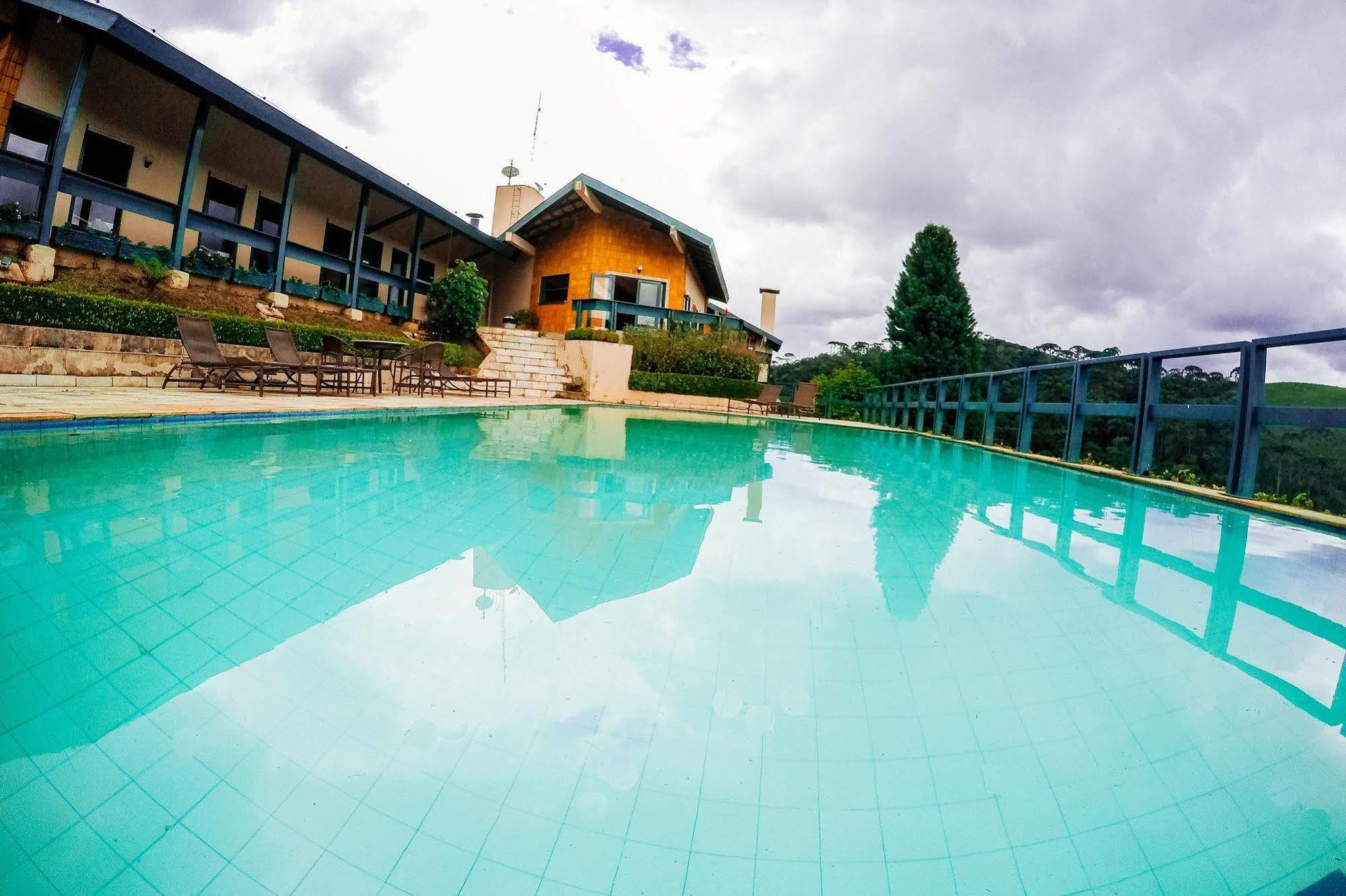 Plaza Inn Week Inn Campos do Jordao Exterior photo